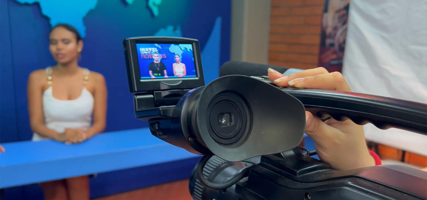 Locución con énfasis en Radio, Presentación de Televisión y Medios Digitales